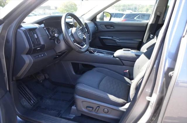 2025 Nissan Pathfinder SV FWD