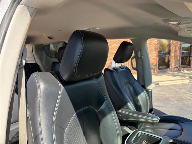 2022 Chrysler Pacifica Touring L