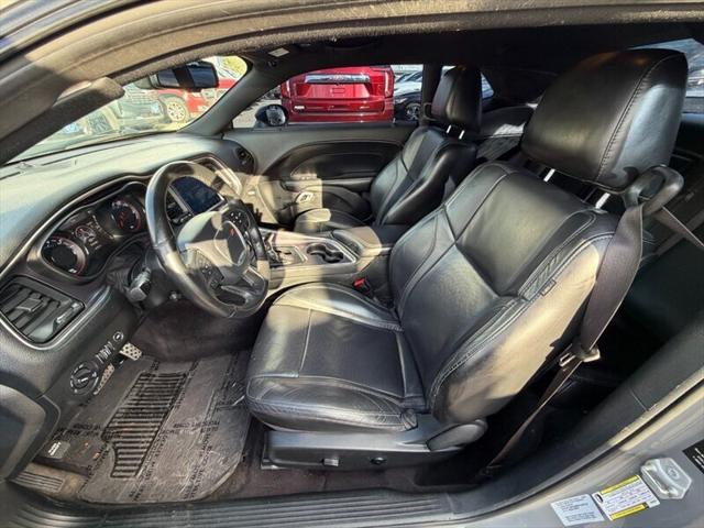 2017 Dodge Challenger SXT Plus