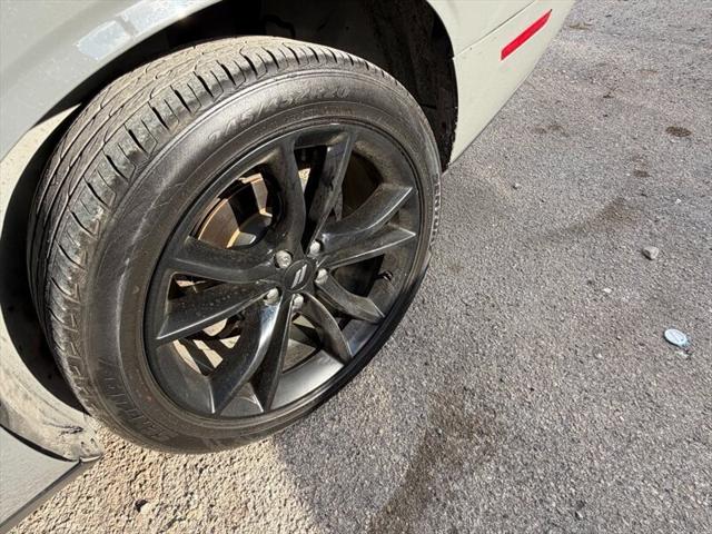 2017 Dodge Challenger SXT Plus