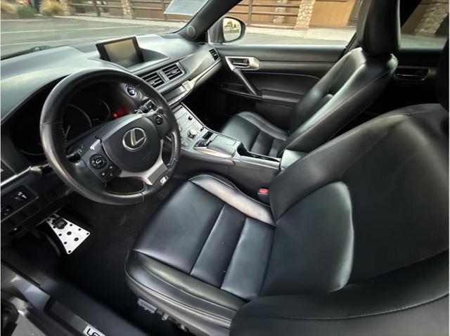 2017 Lexus CT 200h CT 200h Hatchback 4D