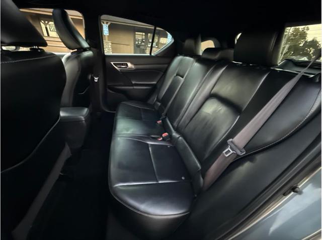 2017 Lexus CT 200h CT 200h Hatchback 4D