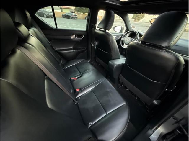 2017 Lexus CT 200h CT 200h Hatchback 4D