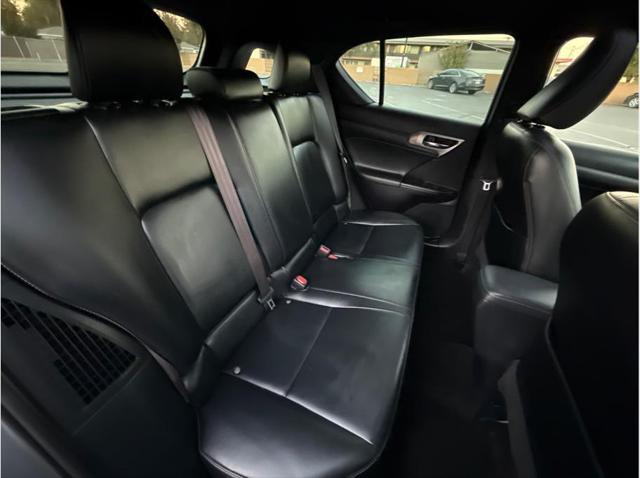 2017 Lexus CT 200h CT 200h Hatchback 4D