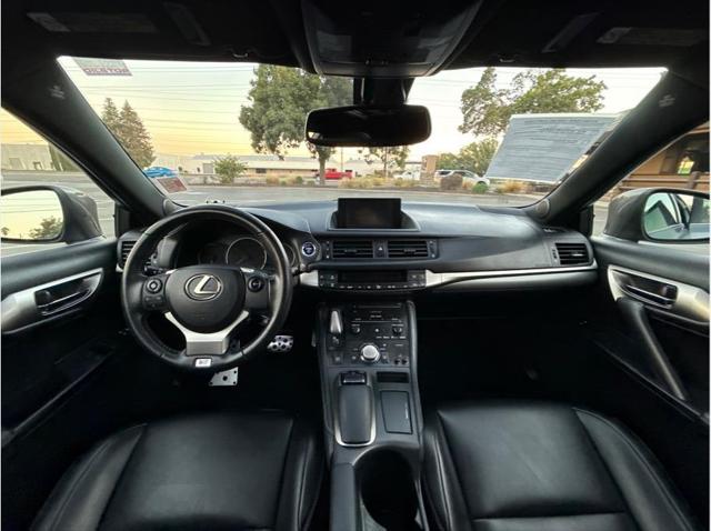 2017 Lexus CT 200h CT 200h Hatchback 4D