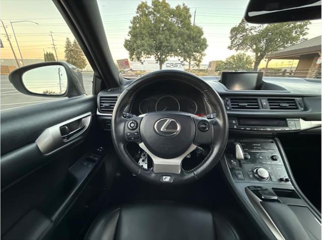 2017 Lexus CT 200h CT 200h Hatchback 4D