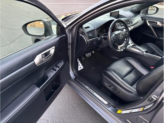 2017 Lexus CT 200h CT 200h Hatchback 4D