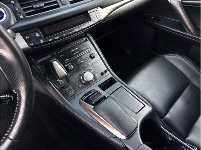 2017 Lexus CT 200h CT 200h Hatchback 4D