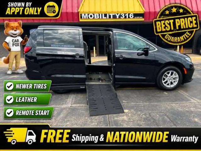 2024 Chrysler Pacifica Touring L for sale in Wichita, KS