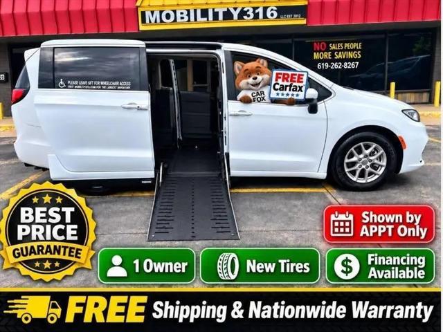 2023 Chrysler Pacifica Touring L for sale in Wichita, KS