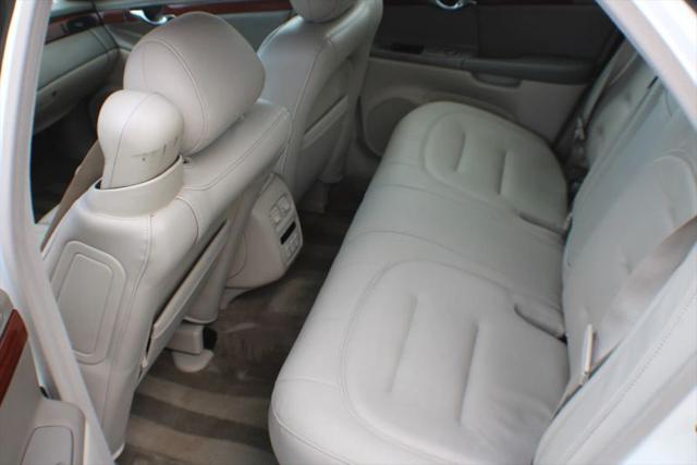 2002 Cadillac DeVille Standard