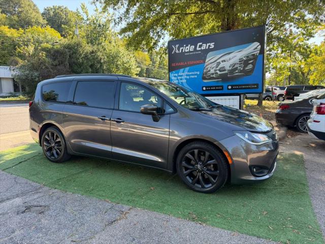 2020 Chrysler Pacifica Touring L