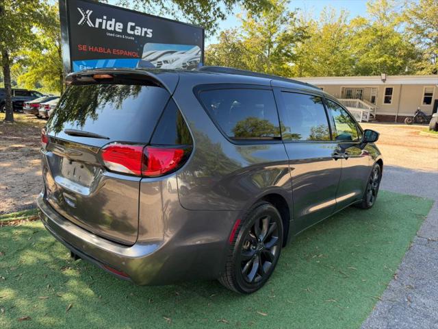 2020 Chrysler Pacifica Touring L