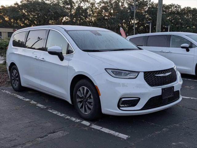 2023 Chrysler Pacifica Hybrid Touring L for sale in Vero Beach, FL