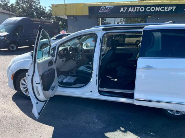 2017 Chrysler Pacifica Touring-L Plus