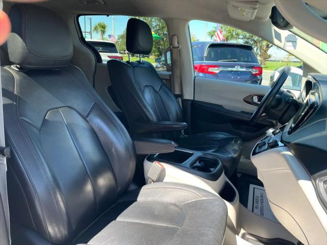 2017 Chrysler Pacifica Touring-L Plus