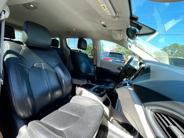 2017 Chrysler Pacifica Touring-L Plus
