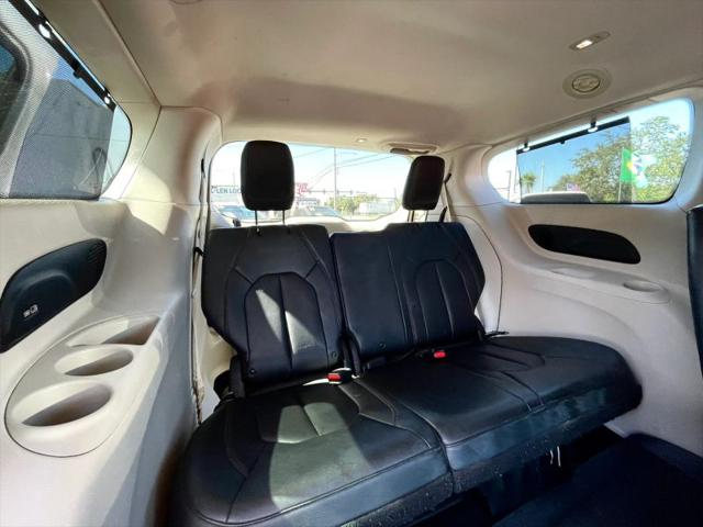 2017 Chrysler Pacifica Touring-L Plus
