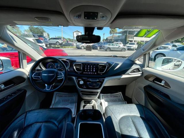 2017 Chrysler Pacifica Touring-L Plus