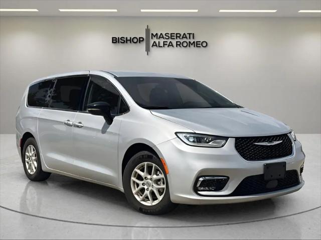 2024 Chrysler Pacifica Touring L for sale in Hurst, TX