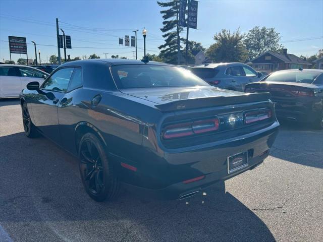 2018 Dodge Challenger SXT Plus