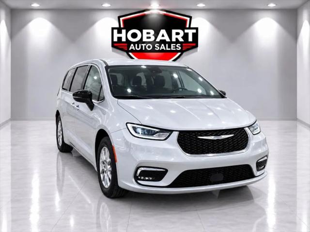 2024 Chrysler Pacifica Touring L for sale in Hobart, IN
