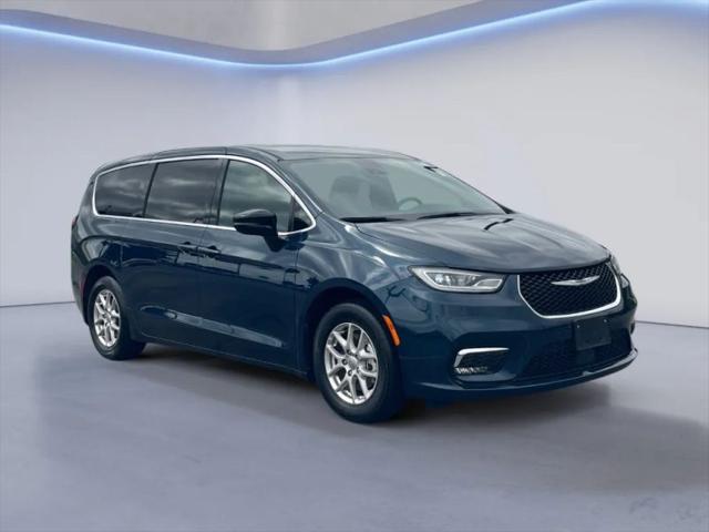 2025 Chrysler Pacifica Select for sale in Knoxville, TN