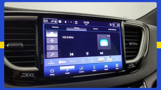 2025 Chrysler Pacifica Select