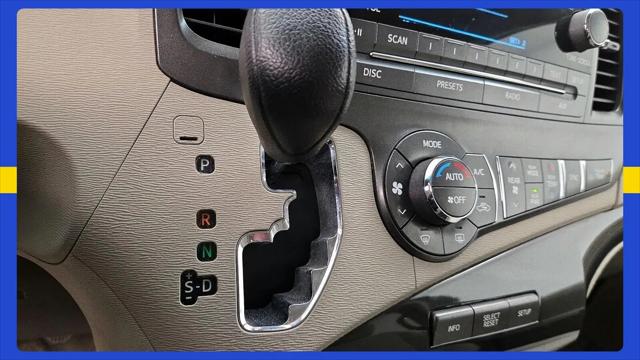 2014 Toyota Sienna LE V6 8 Passenger