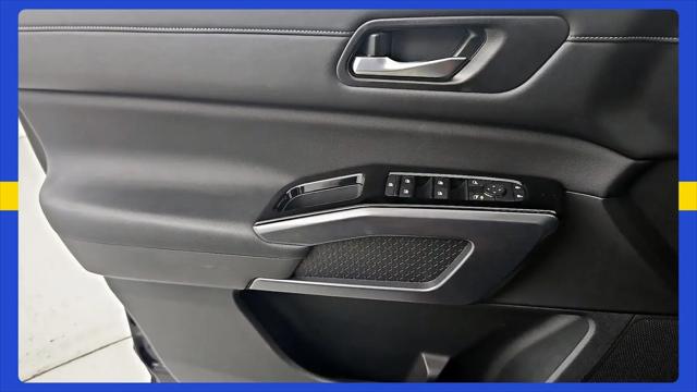 2023 Nissan Pathfinder SL 4WD