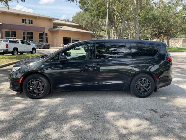 2023 Chrysler Pacifica HYBRID LIMITED