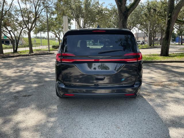 2023 Chrysler Pacifica HYBRID LIMITED