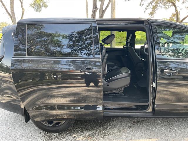 2023 Chrysler Pacifica HYBRID LIMITED