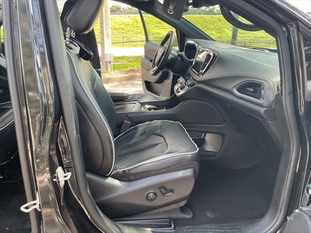 2023 Chrysler Pacifica HYBRID LIMITED