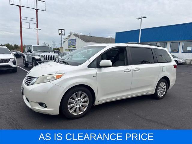 2017 Toyota Sienna XLE for sale in Elyria, OH