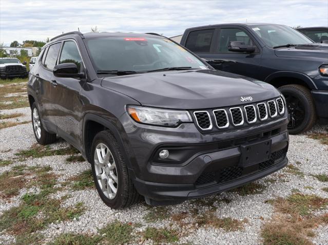 2024 Jeep Compass Latitude Lux FWD