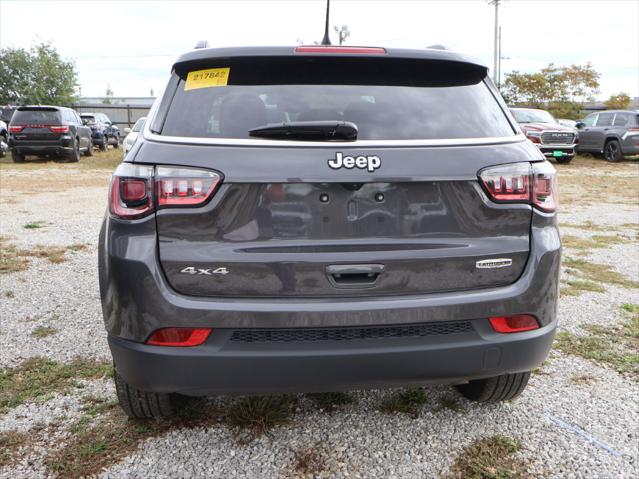 2024 Jeep Compass Latitude Lux FWD