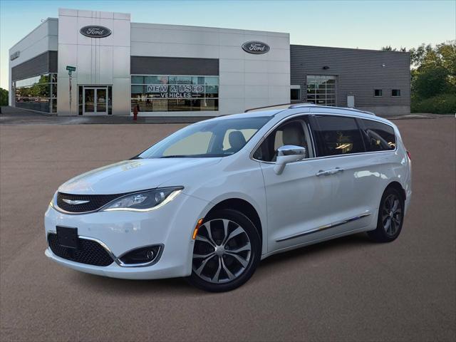 2017 Chrysler Pacifica Limited for sale in Ferndale, MI