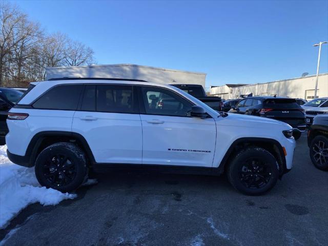 2026 Jeep Grand Cherokee GRAND CHEROKEE LAREDO ALTITUDE 4X4 2026 Jeep Grand Cherokee GRAND CHEROKEE LAREDO ALTITUDE 4X4