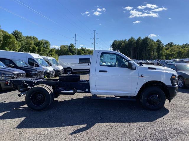 2026 RAM Ram 3500 Chassis Cab RAM 3500 TRADESMAN CHASSIS REGULAR CAB 4X4 60 CA