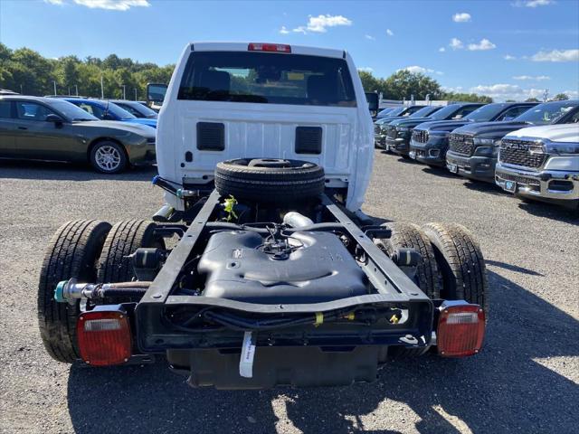2026 RAM Ram 3500 Chassis Cab RAM 3500 TRADESMAN CHASSIS REGULAR CAB 4X4 60 CA