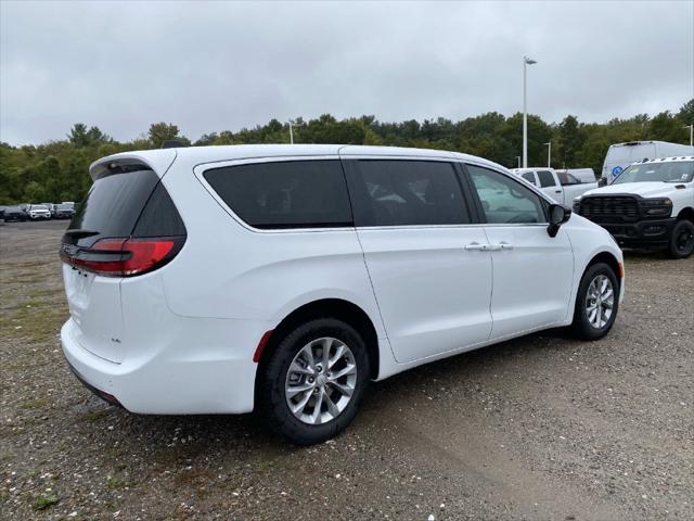 2027 Chrysler Pacifica PACIFICA SELECT AWD 2027 Chrysler Pacifica PACIFICA SELECT AWD
