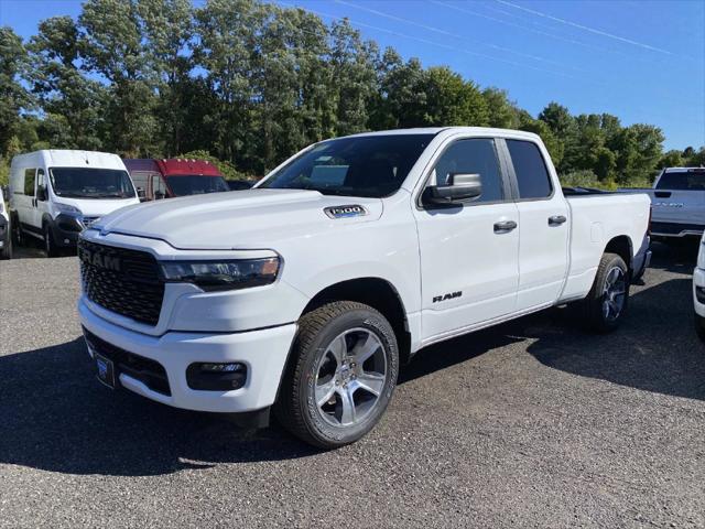 2027 RAM Ram 1500 RAM 1500 EXPRESS QUAD CAB 4X4 64 BOX