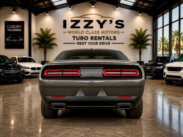 2017 Dodge Challenger SXT