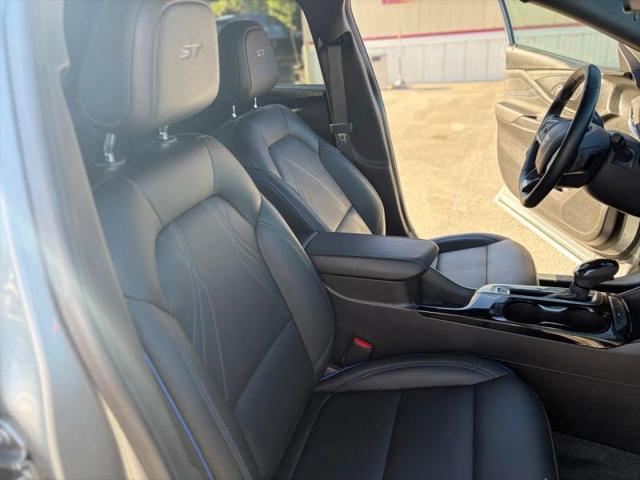 2025 Buick NV Sport Touring FWD
