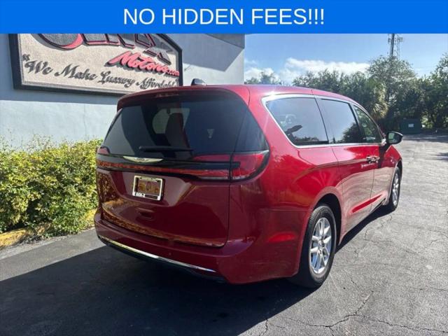 2024 Chrysler Pacifica Touring L