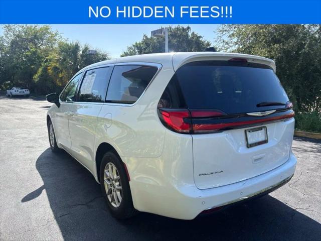 2025 Chrysler Pacifica Select