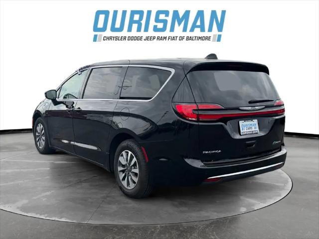 2024 Chrysler Pacifica Hybrid Select