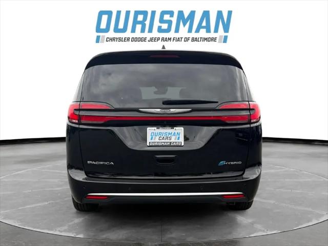 2024 Chrysler Pacifica Hybrid Select