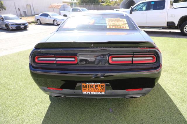 2017 Dodge Challenger SXT